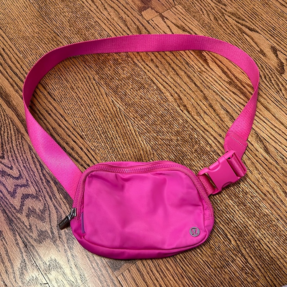 Lululemon Belt Bag- Sonic Pink